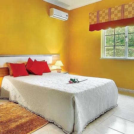 Villa Carvoeiro Sleeps 8 Air Con Wifi *