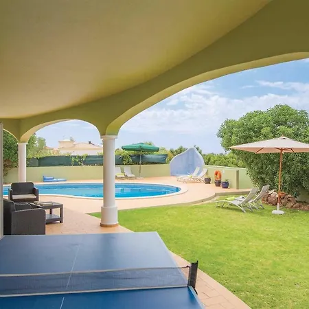 Carvoeiro Sleeps 8 Air Con Wifi Villa