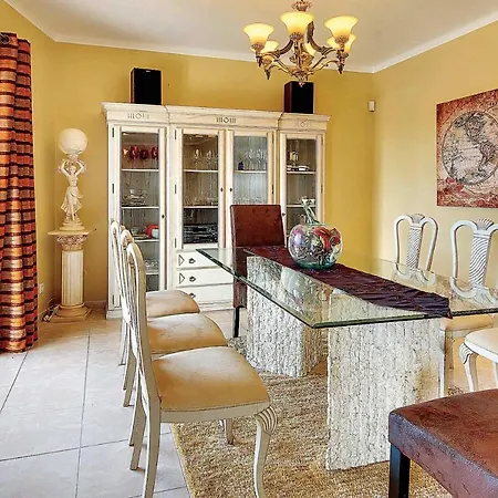 Carvoeiro Sleeps 8 Air Con Wifi Villa *